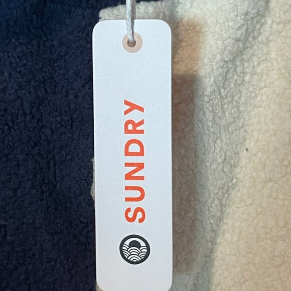 Sundry Navy and Cream Color block Shorts. Size Small - NWT - Picture 4 of 7